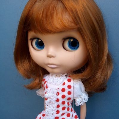 Bambole dagli Occhi Grandi: Una Moda Aliena