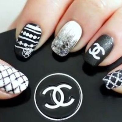 Manicure di Chanel: Manteniamo lo Stile!